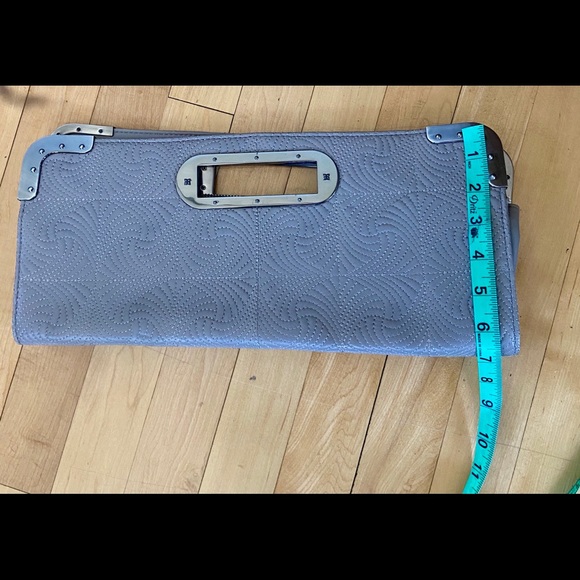 BCBG large clutch - Picture 7 of 7